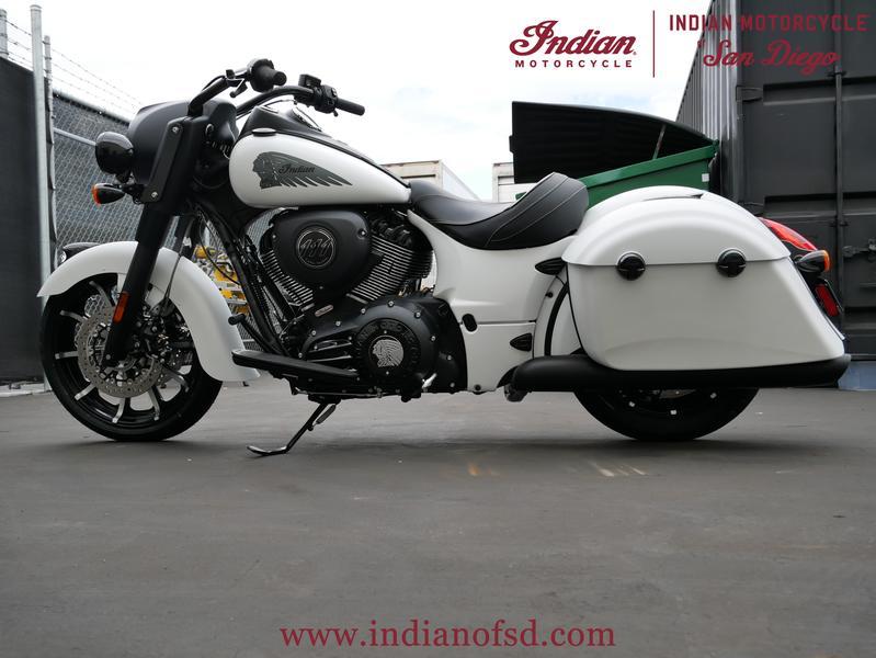 310-indianmotorcycle-springfielddarkhorsewhitesmoke-2019-6508668