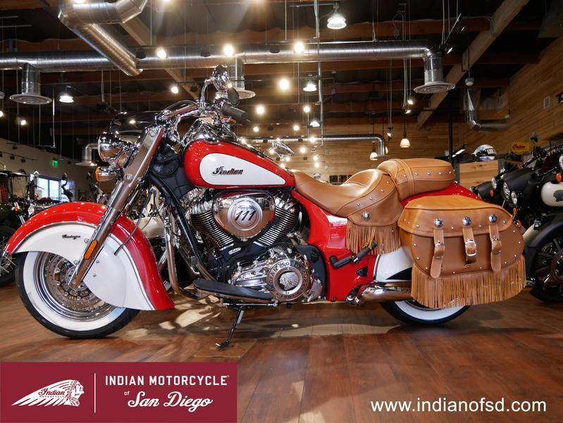 398-indianmotorcycle-chiefvintageiconseriespatriotred-pearlwhite-2019-6819634