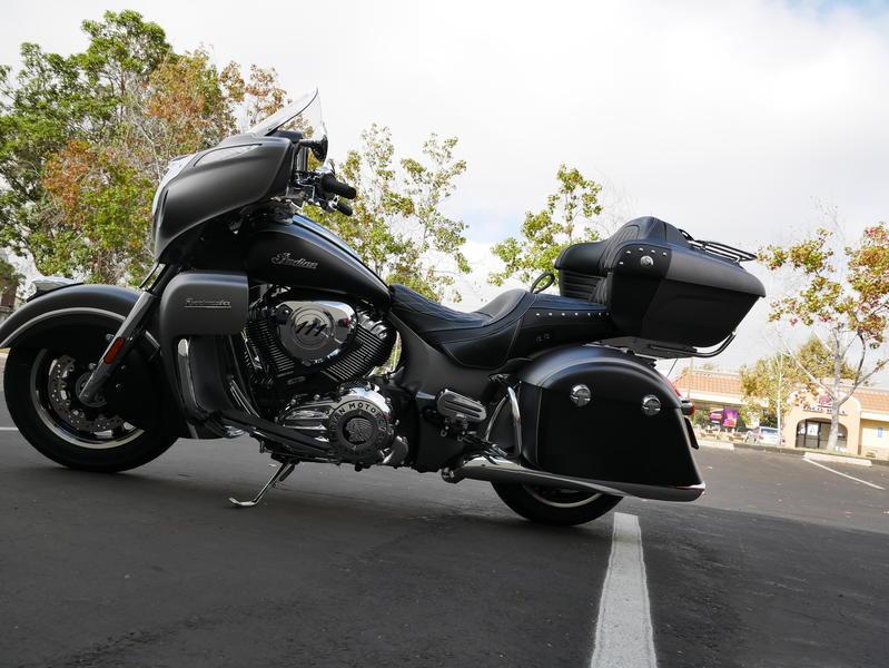 101-indianmotorcycle-roadmastersteelgraysmoke-thunderblacksmoke-2019-5994213