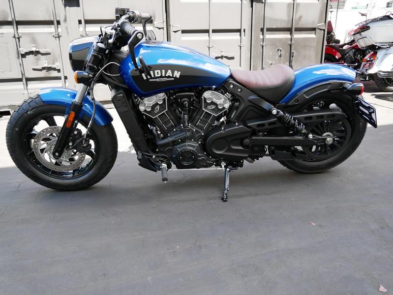 195-indianmotorcycle-scoutbobbericonseriesbrilliantblue-blackwetslide-2019-6197455