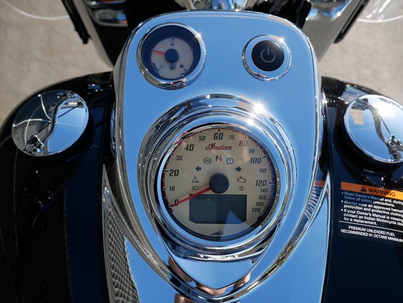 239-indianmotorcycle-springfieldthunderblack-2019-6232460