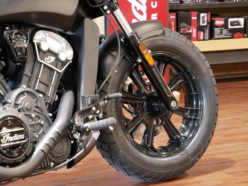 390-indianmotorcycle-scoutbobberabsthunderblacksmoke-2019-6706563