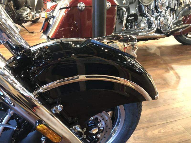 42-indianmotorcycle-springfieldabsthunderblack-2018-5748854