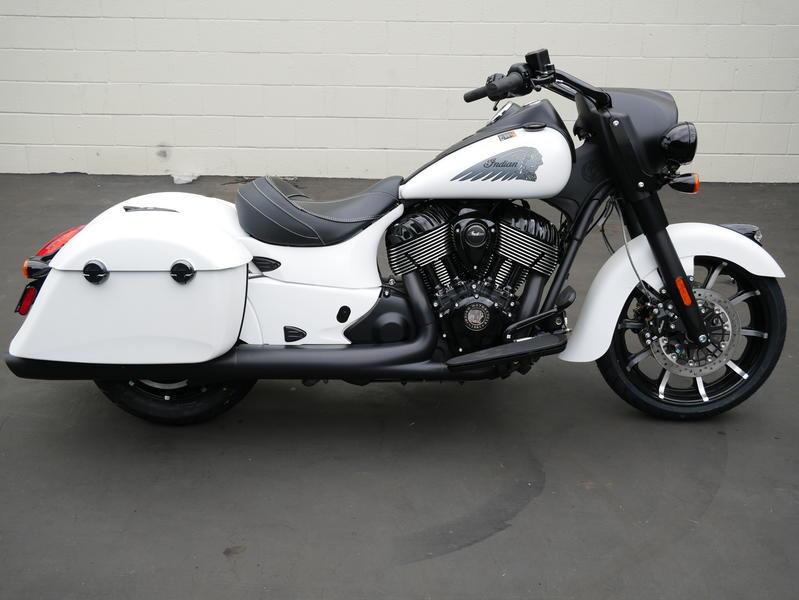 452-indianmotorcycle-springfielddarkhorsewhitesmoke-2019-6819638