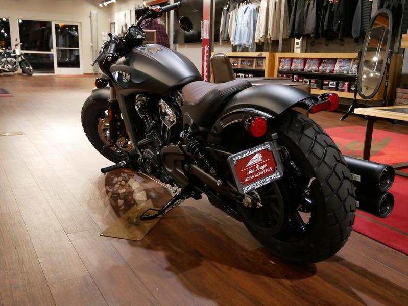 498-indianmotorcycle-scoutbobberabsthunderblacksmoke-2019-6977013