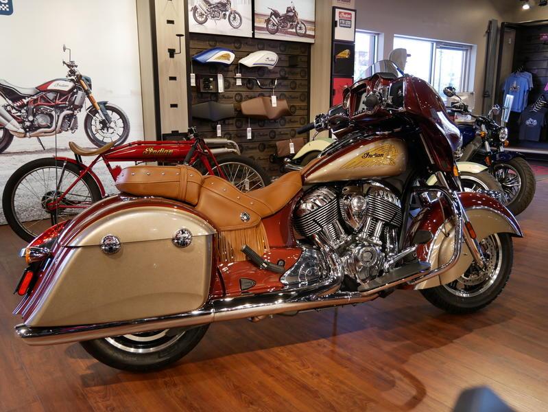 600-indianmotorcycle-chieftainclassiciconseriesburnishedmetallic-sandstonemetallic-2019-7057175