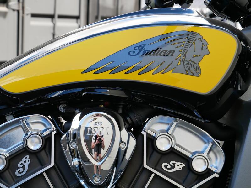 610-indianmotorcycle-scouticonseriesthunderblack-indianmotorcycleyellow-2019-7073870