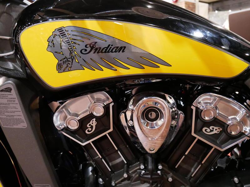 618-indianmotorcycle-scouticonseriesthunderblack-indianmotorcycleyellow-2019-7073870