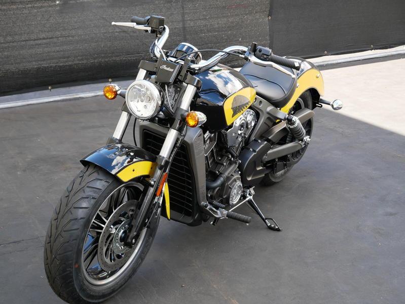 619-indianmotorcycle-scouticonseriesthunderblack-indianmotorcycleyellow-2019-7073870