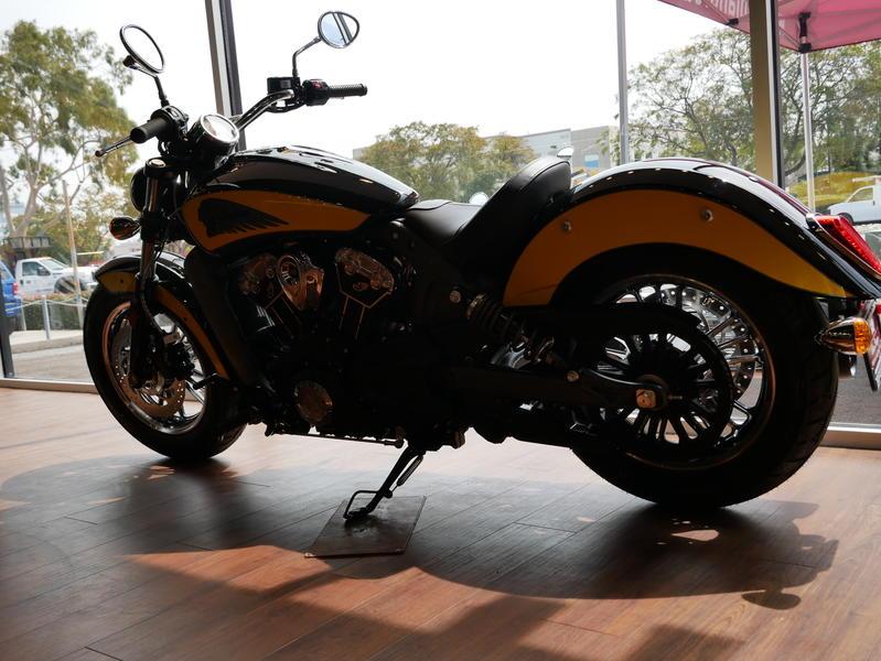 625-indianmotorcycle-scouticonseriesthunderblack-indianmotorcycleyellow-2019-7073870